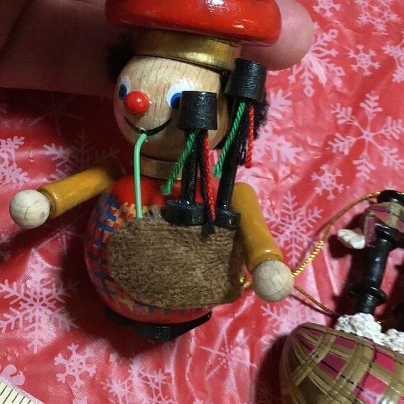 Set of Steinbach handmade bagpipe ornaments - Picture 2 of 5